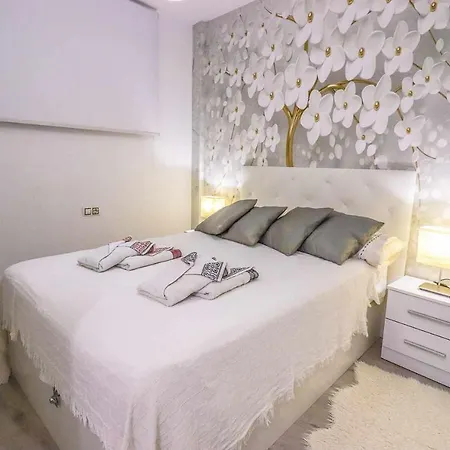 Adeje Living - Stylish 2 Bedroom Apartment In Adeje Tenerife Apartamento
