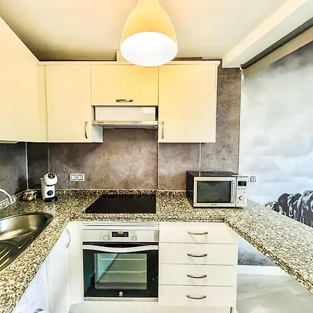 Adeje Living - Stylish 2 Bedroom Apartment In Adeje Tenerife شقة *